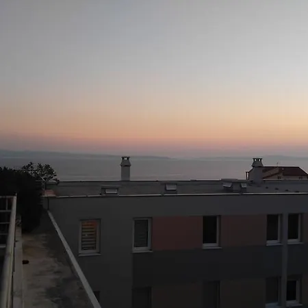 Penthouse Znjan Спліт